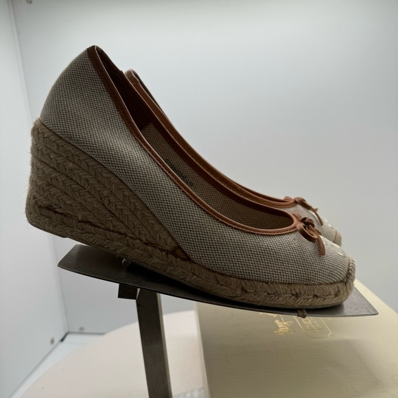 Coach Ireena Espadrilles Wedge Beige Canvas Monogram Bow Shoes Sz 8 - Picture 6 of 8